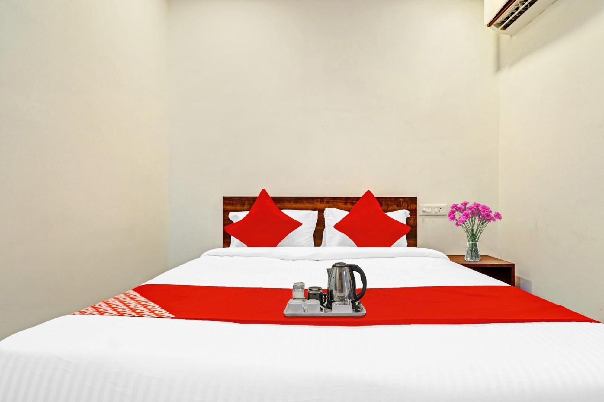 Hotel O Night Eye Hyderabad Eksteriør billede