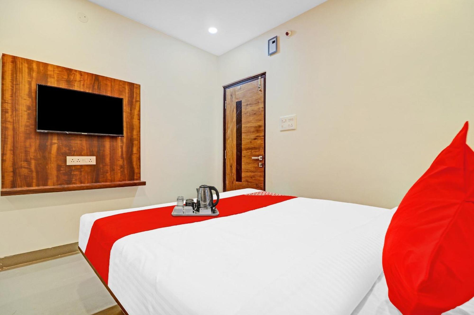 Hotel O Night Eye Hyderabad Eksteriør billede