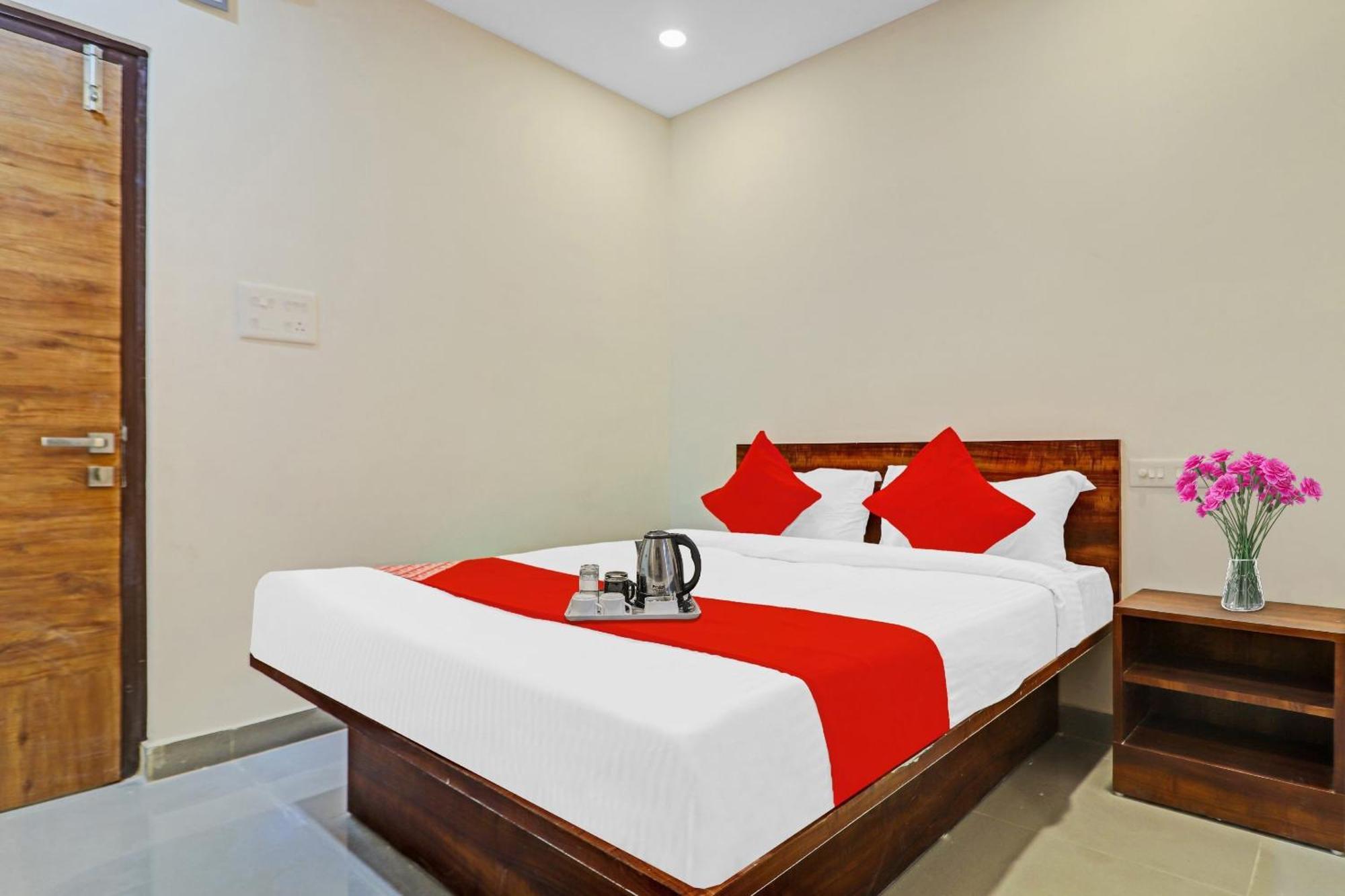 Hotel O Night Eye Hyderabad Eksteriør billede