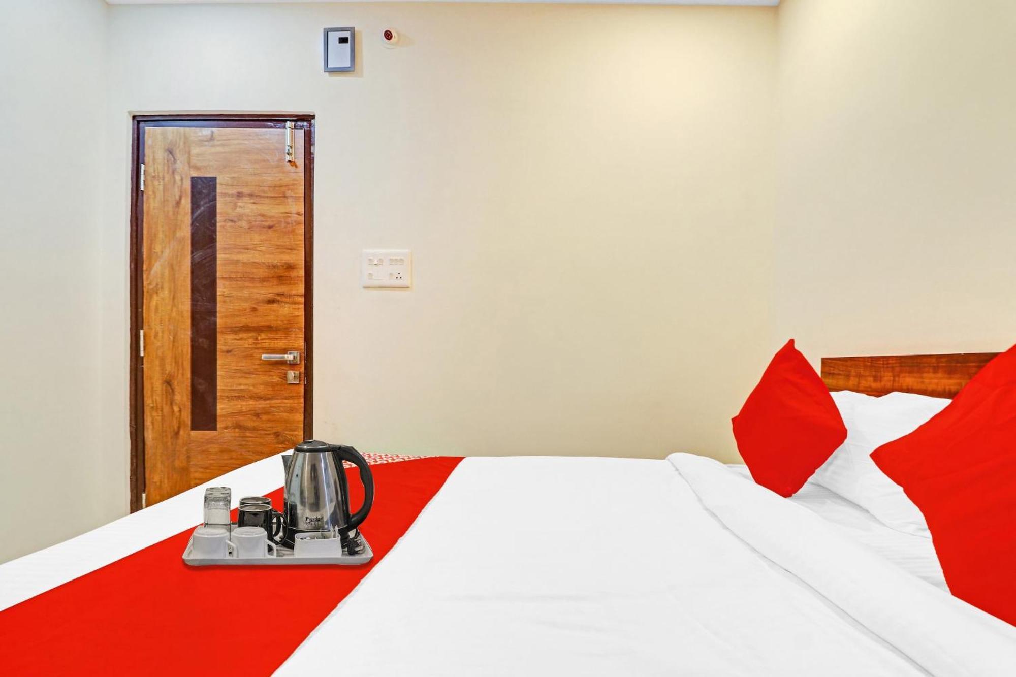Hotel O Night Eye Hyderabad Eksteriør billede