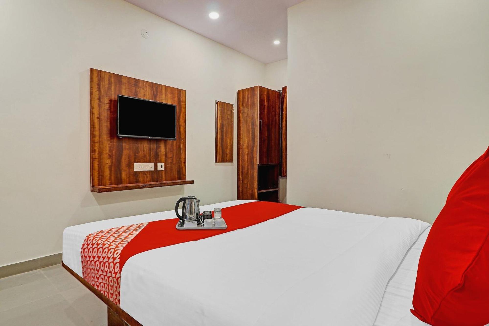 Hotel O Night Eye Hyderabad Eksteriør billede