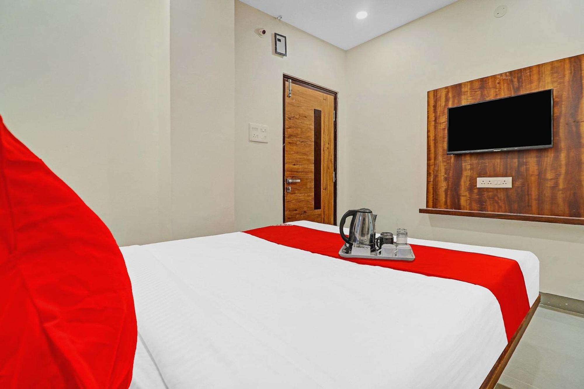 Hotel O Night Eye Hyderabad Eksteriør billede