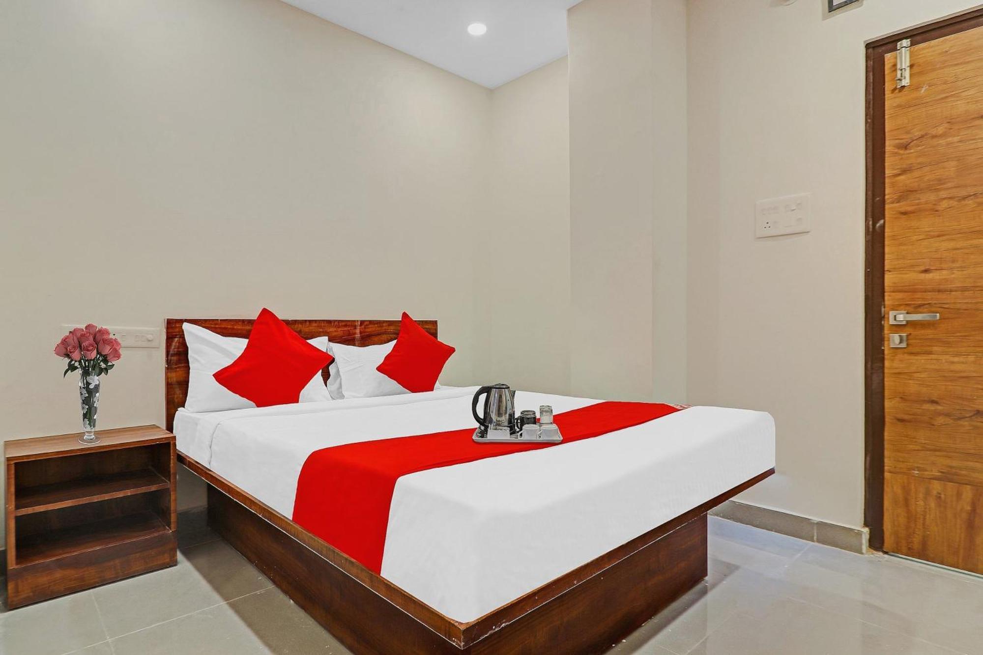 Hotel O Night Eye Hyderabad Eksteriør billede